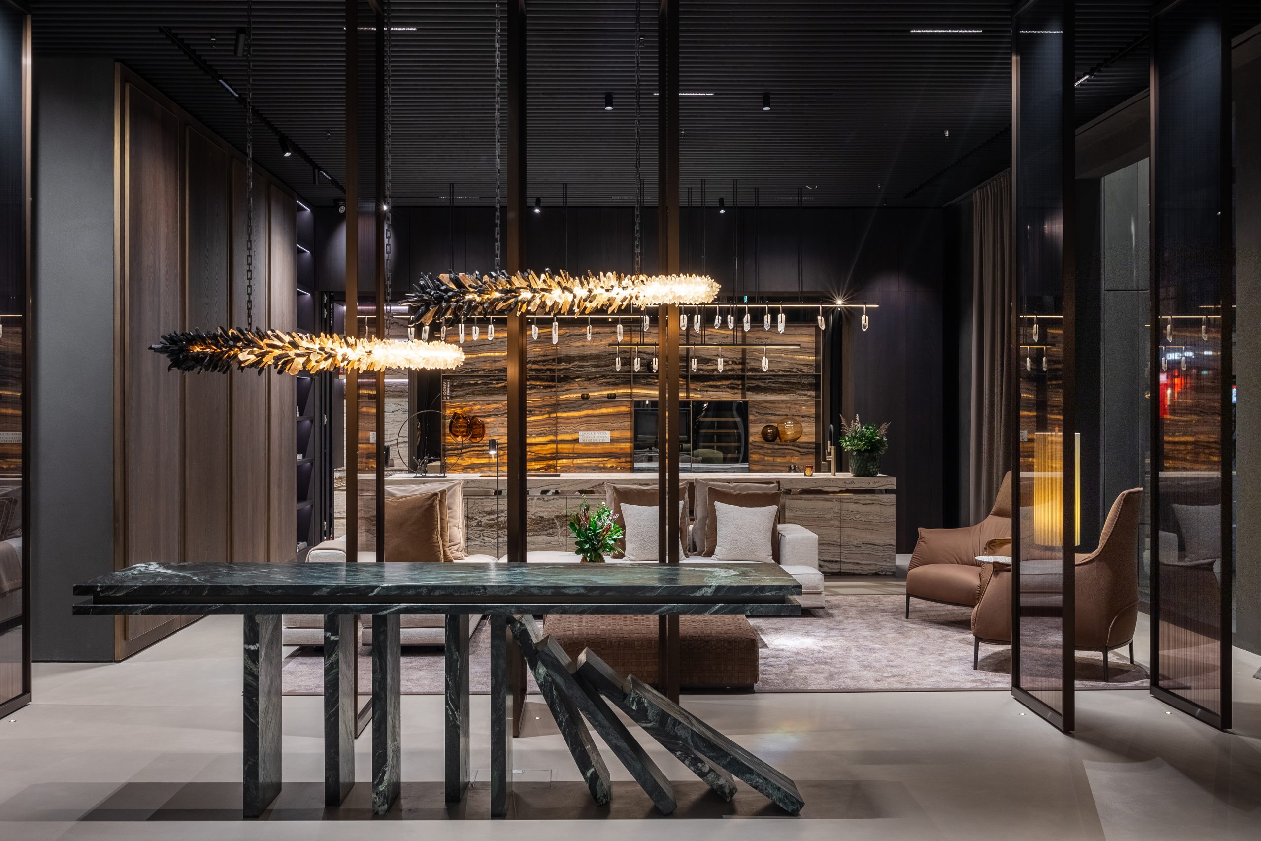 Placeholder — a K+P room in daylight; the bench behind the deal